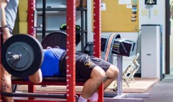 dumbbell bench press